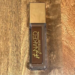 Urban Decay Stay Naked Weightless Liquid Foundation in Shade 81WY